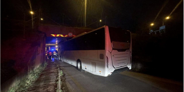 alt_gecide_sikisan_yolcu_otobusu_kurtarildi_1713648838_8278.jpg