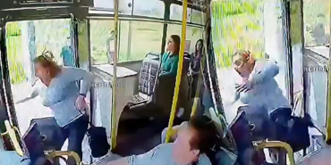 kapisi_acik_unutulan_otobusten_dustu_surucu_gozaltina_alindi_1714383691_4967.jpg