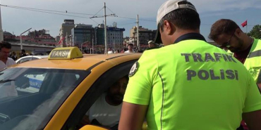 taksimde_ticari_taksi_denetimi_39_bin_155_lira_ceza_kesildi_1712406182_7405.jpg