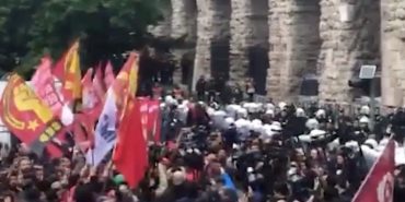 polisten-1-mayis-talimati-gazetecileri-supurun-deniz-zeyrek