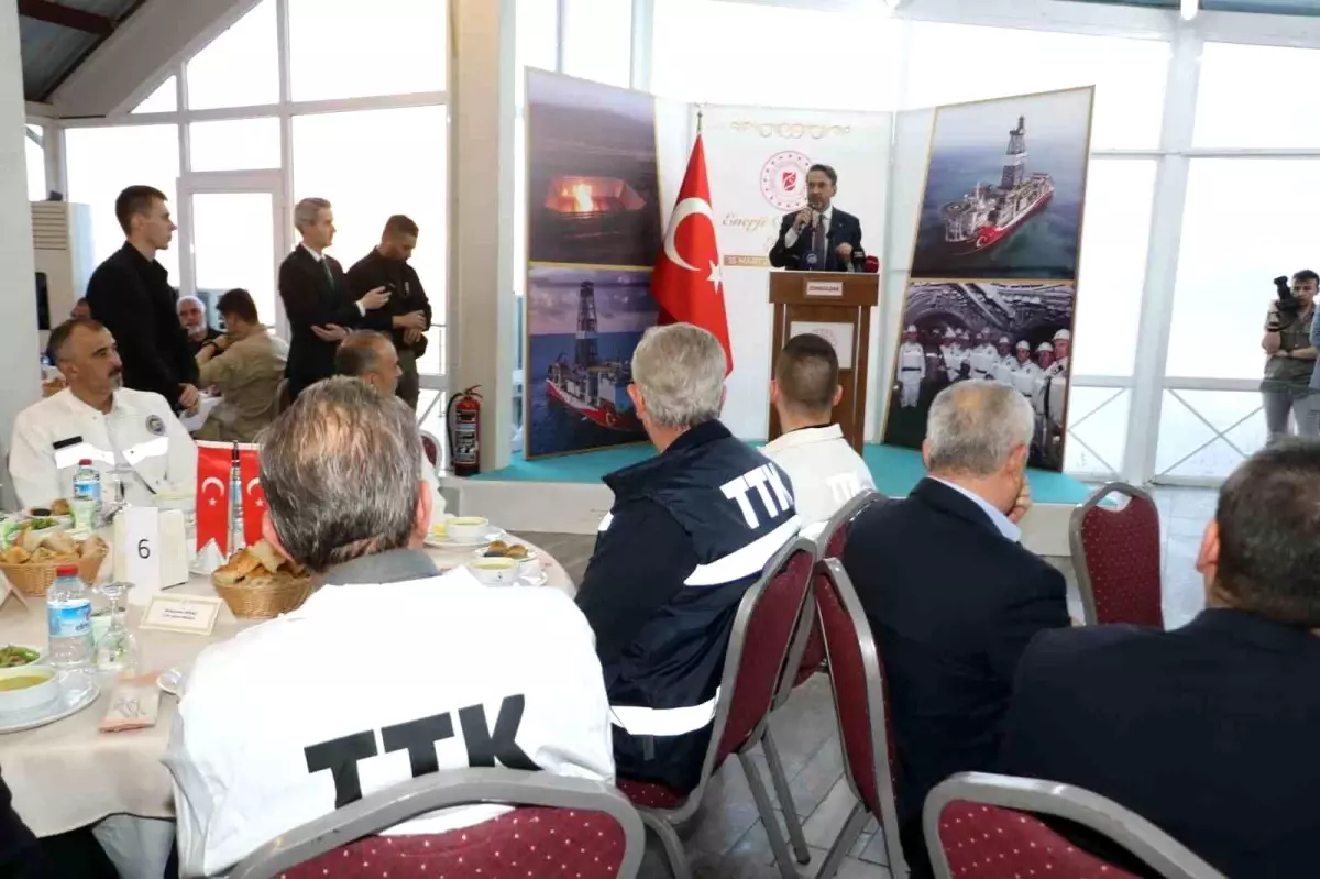 enerji-bakani-bayraktar-dan-ttk-ya-istihdam-18452214_amp.jpg