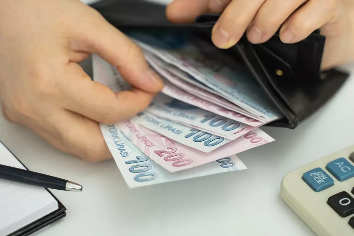 memurlar-havalara-ucacak-devlet-bankasi-89-bin-18451272_3313_amp.jpg