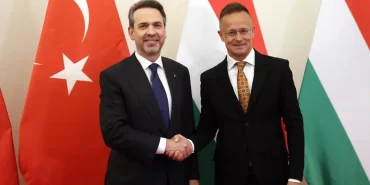 bakan-bayraktar-macaristan-disisleri-ve-dis-18572032_amp.jpg