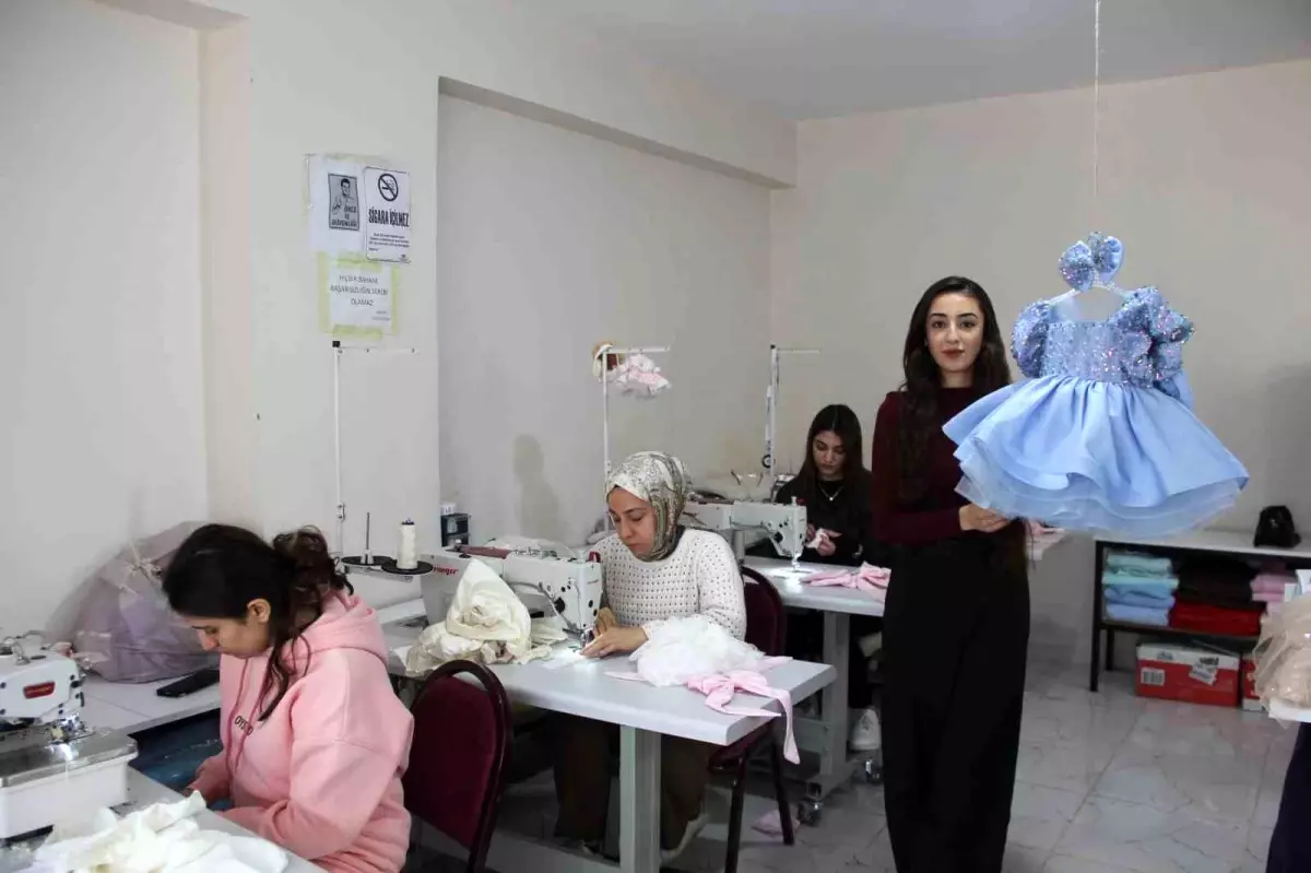 sirnakli-girisimci-izledigi-dizideki-moda-18632317_amp.jpg