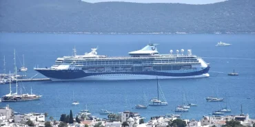 bodrum-a-iki-kruvaziyerle-2-bin-406-yolcu-gel-18844766_amp.jpg