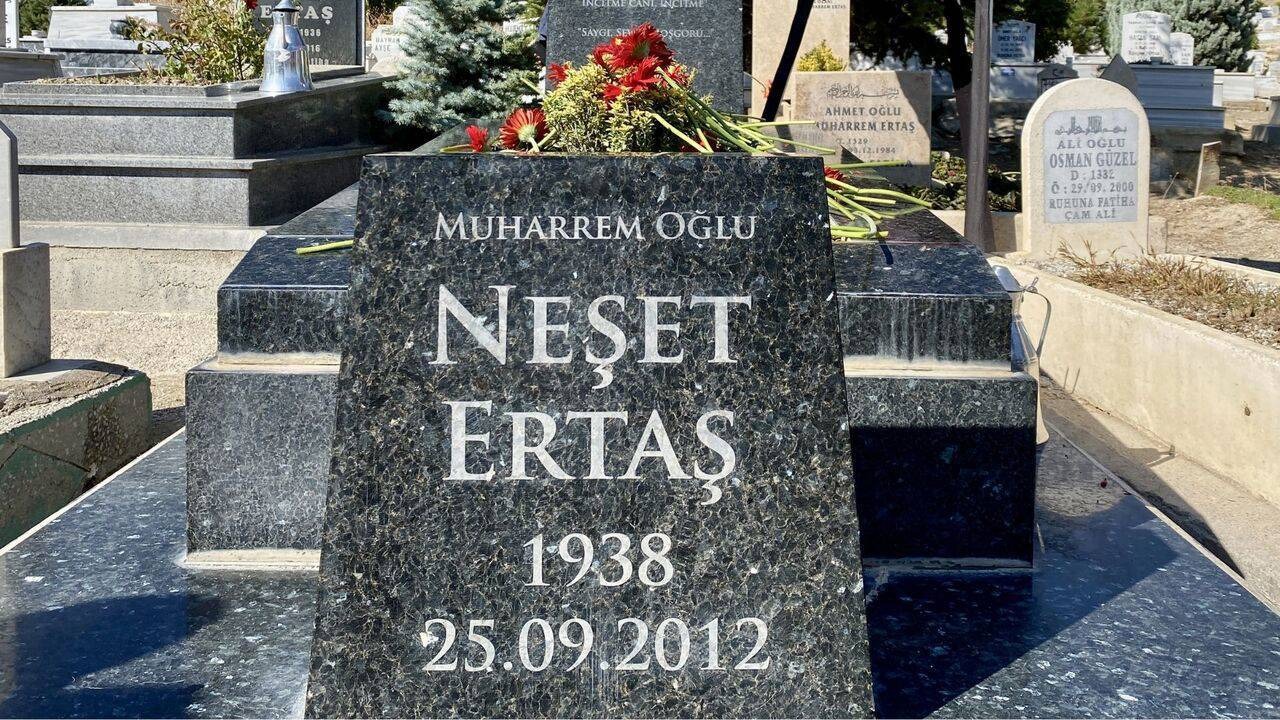 neşet1