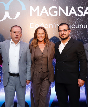 Etkinlik Görseli-Helin Avşar-Ali Çetmen- Hülya Avşar-Emre Gökmen-Mahmut Tokaç