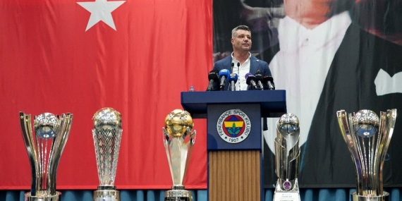 Fenerbahçe’de Bayram Coşkusu ve Kupalar Mesajı