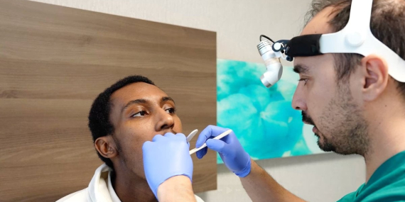 Gençte Nadir Damar Yumağına Cerrahi Müdahale!