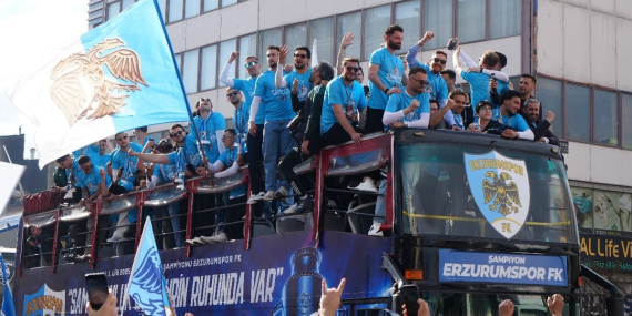 Erzurumspor FK, Süper Lig Sevinciyle Şehir Turu Attı!