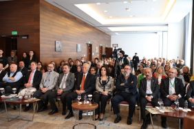 Hülya Koçyiğit ve Ediz Hun-2