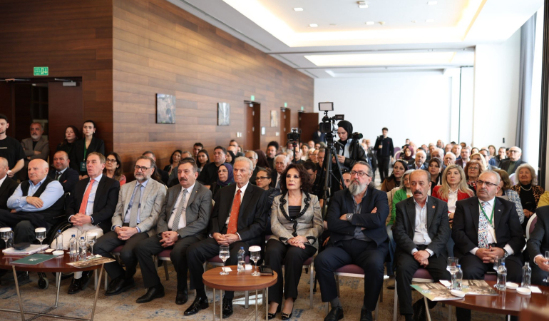 Hülya Koçyiğit ve Ediz Hun-2