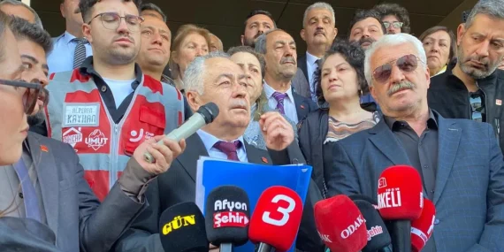 Afyon CHP’de Deprem: Merkez İlçe Yönetimi Görevden Alındı!