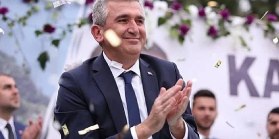Akçakoca’da Rüşvet Depremi: Belediye Başkanı Gözaltında!