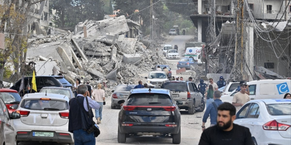 İsrail Bombalarıyla Yıkılan Evlerine Dönüş